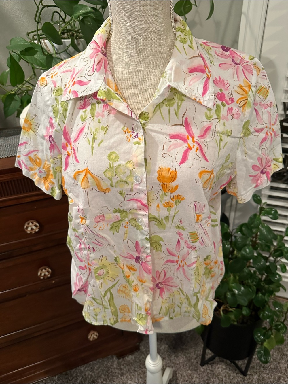 Vintage White Floral Button-Up Shirt with Pink & Orange Blooms - Picture 2 of 7
